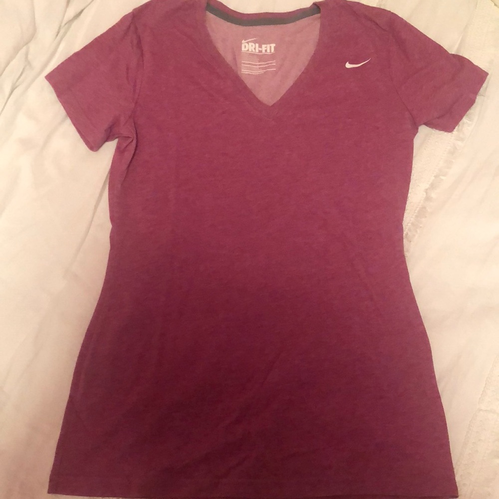 ⭐️✨3 for$20 ✨⭐️Nike DRI-fit shirt size small